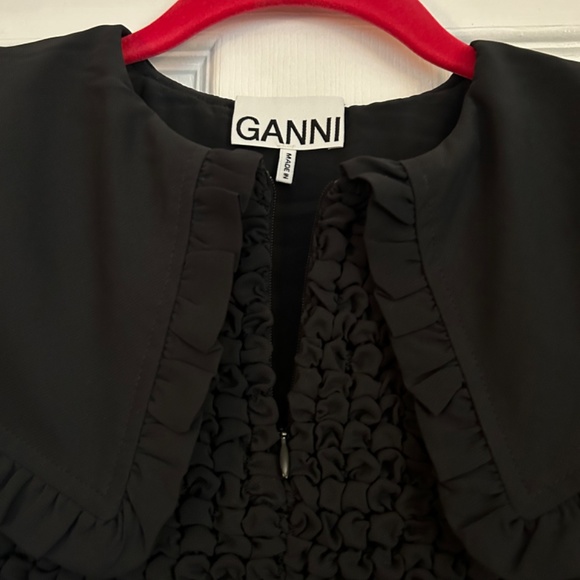 GANNI sz 34 Ruffle Collar Smocked Chiffon Blouse Black - Picture 3 of 7